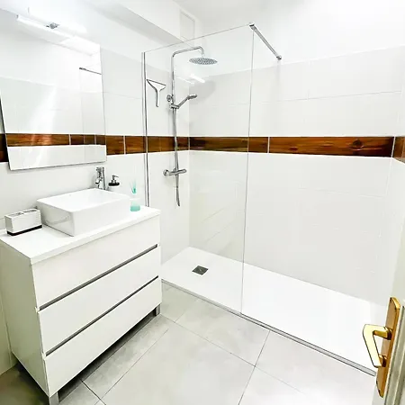 Casa Vivienne Perfectly Located With Roof Terrace In & Marina Gran Canaria *